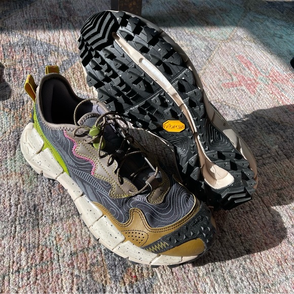 Reebok Sneakers - Picture 2 of 11